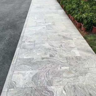 拉萨浪淘沙地铺石 夜里雪