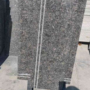 拉萨英国棕楼梯踏步