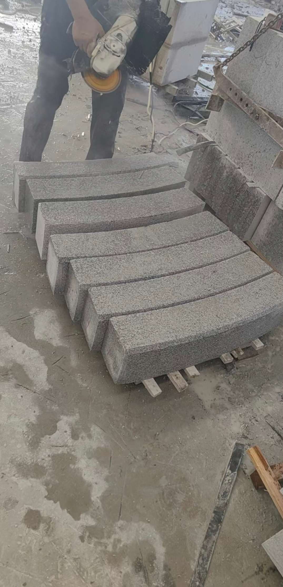 拉萨芝麻白弧形路牙石