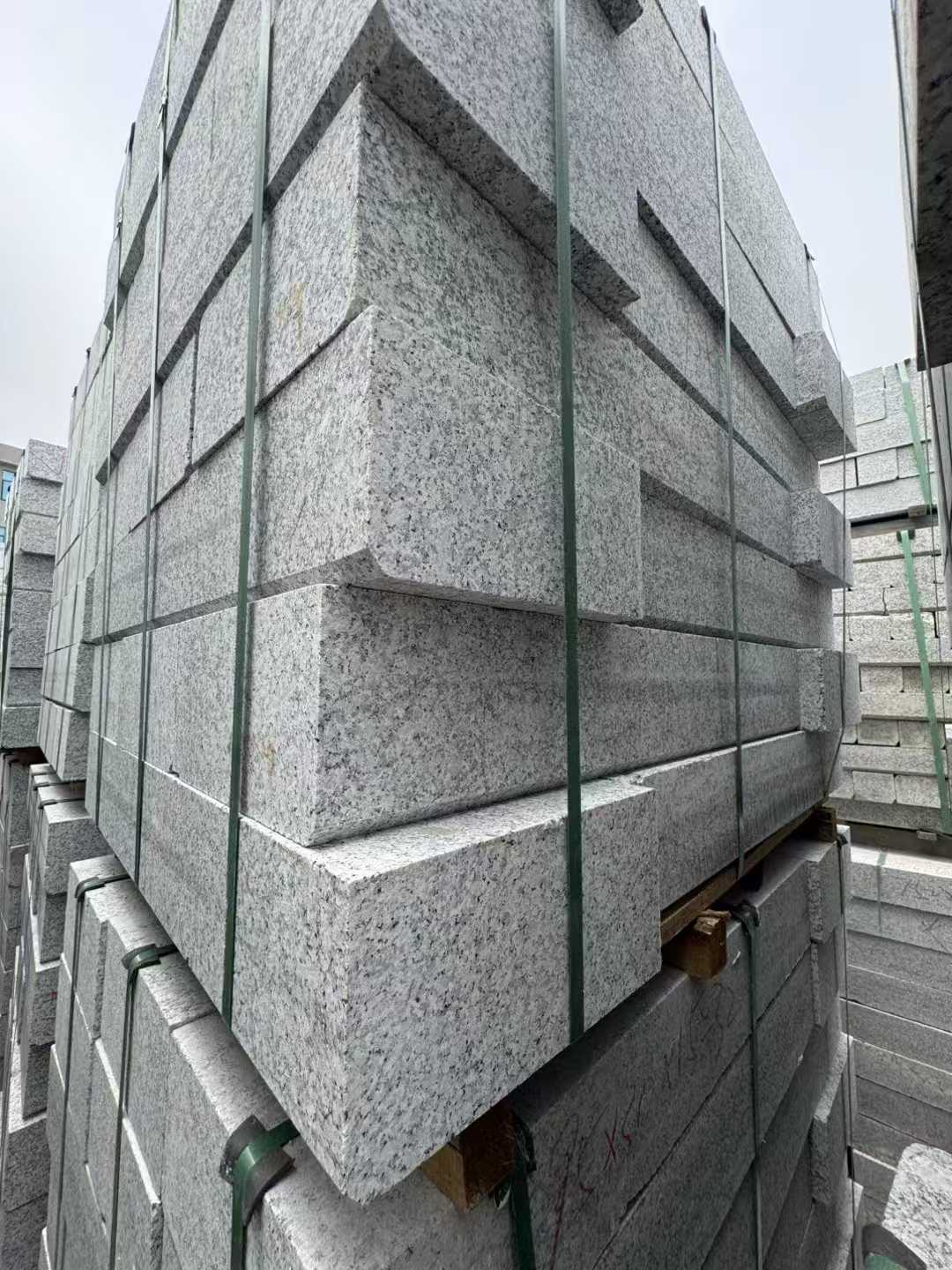 拉萨芝麻白路牙石 马路牙子
